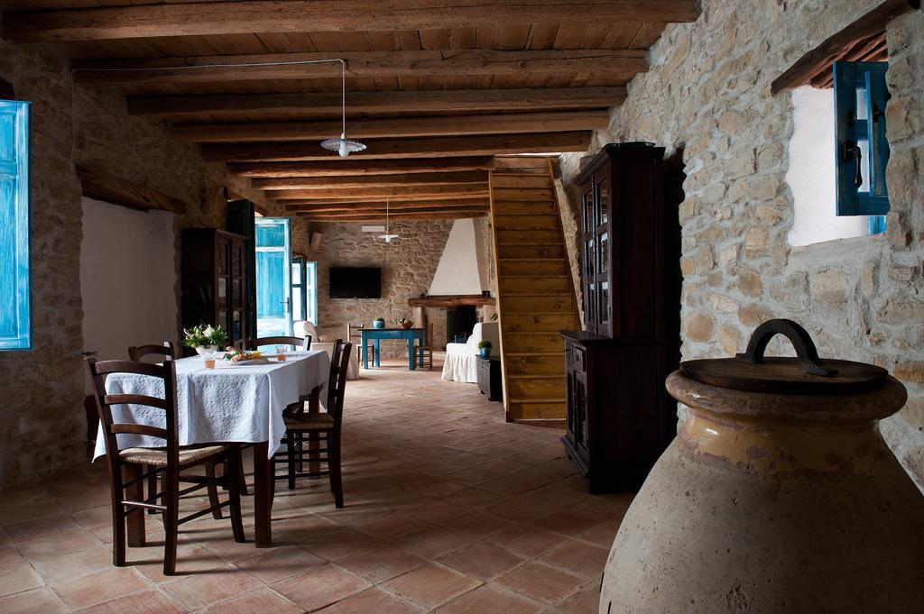 Bed and Breakfast Domu Antiga Gergei Екстер'єр фото