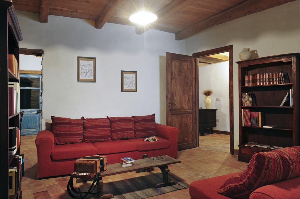 Bed and Breakfast Domu Antiga Gergei Екстер'єр фото