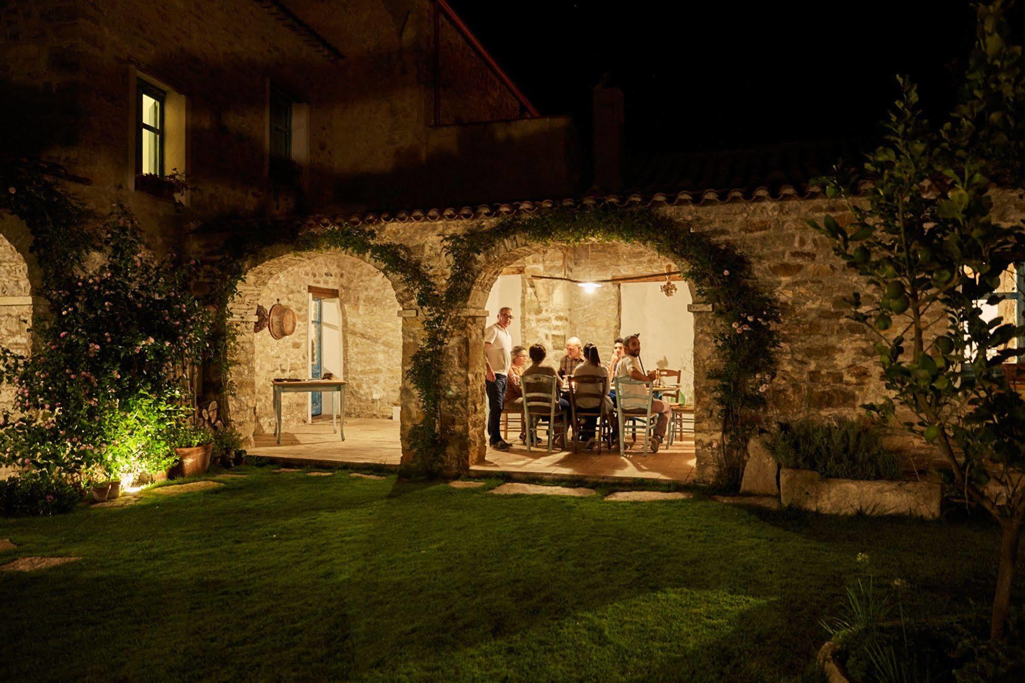 Bed and Breakfast Domu Antiga Gergei Екстер'єр фото