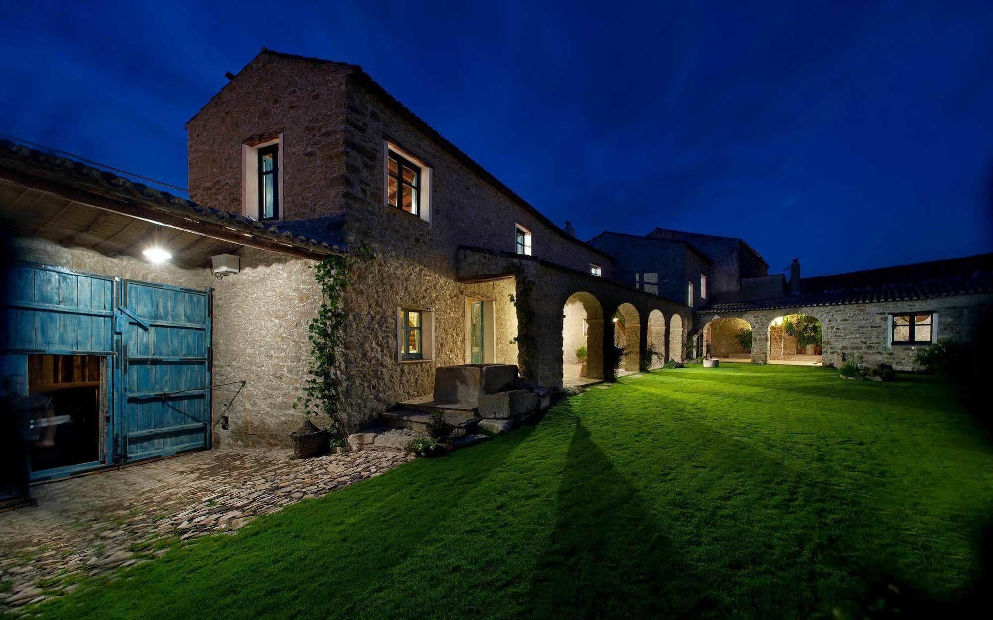 Bed and Breakfast Domu Antiga Gergei Екстер'єр фото